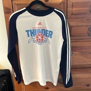 Adidas Boy’s Oklahoma City Thunder Basketball Long Sleeve Tee Size XL EUC